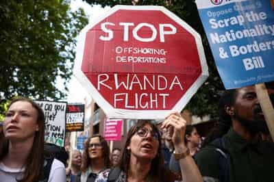 Image for UK presses ahead with plan for first migrant deportation flight to Rwanda