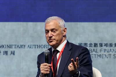Image for StanChart CEO apologises for 'upset caused' by AI comments