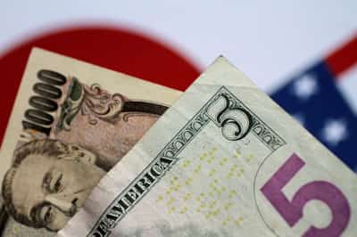 Image for Euro falls to more than two-week low after Trump, Zelenskiy meeting