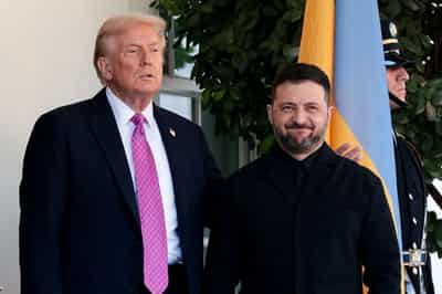 Image for Trump says US and Ukraine 'a lot closer' on peace deal but "thorny issues" remain