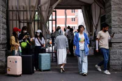 Image for Chinese students face anxious wait for visas under US crackdown