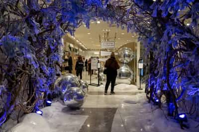 Image for Temu, Shein far lag Amazon as online holiday shopping ramps up