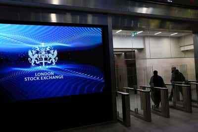Image for London stocks muted as rising oil, rate-hike bets weigh; energy stocks gain