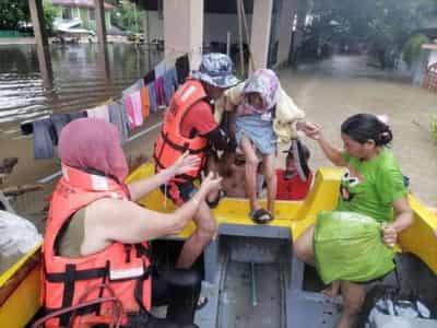 Image for Thousands displaced after typhoon Megi hits Philippines
