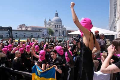 Image for Anti-Kremlin Pussy Riot demonstrate in Venice against Russia's Biennale return