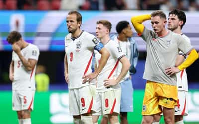 Image for Soccer-From hope to heartbreak: England denied by Argentina's late surge