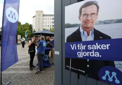 Image for Sweden election race tightens as Liberals make parliament threshold, poll shows