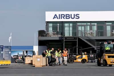 Image for Airbus faces engine delays but reaffirms jet delivery targets