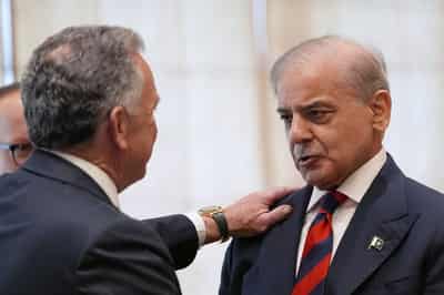 Image for Pakistan PM says US-Iran peace deal signing expected within 24 hours