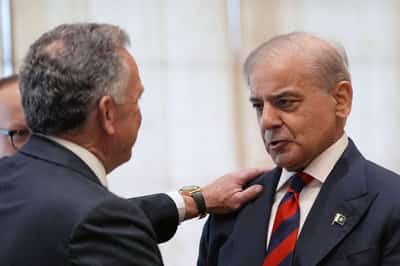 Image for Pakistan PM says US-Iran peace deal signing expected within 24 hours