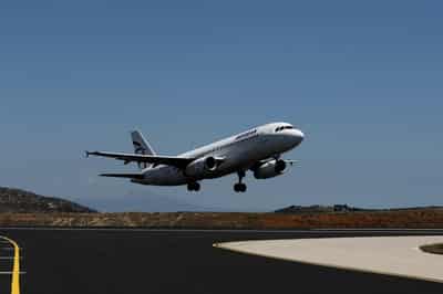 Image for Factbox-Airlines suspend Middle East flights