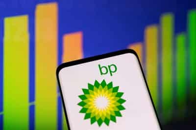 Image for BP to keep betting on lower carbon, more economical offshore oil output