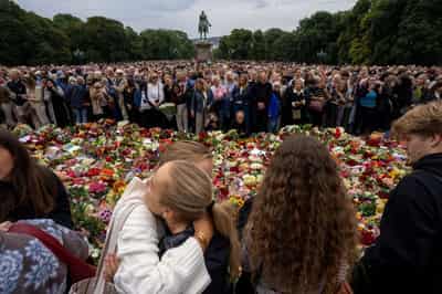 Image for Norway mourns King Harald as crowds gather at royal palace