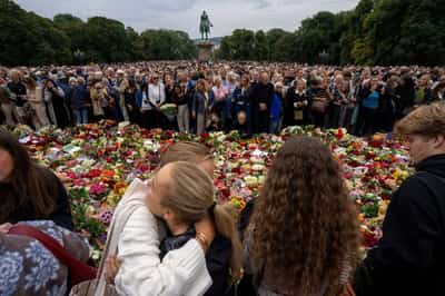 Image for Norway mourns King Harald as crowds gather at royal palace