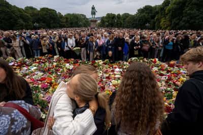 Image for Norway mourns King Harald as crowds gather at royal palace
