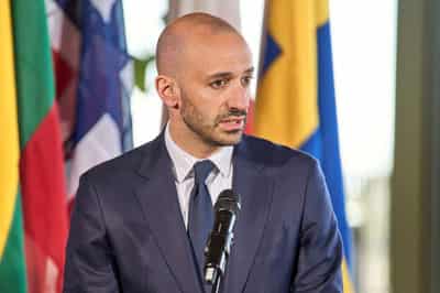 Image for France expels Algerian officials in tit-for-tat measure, minister says ties 'totally blocked'