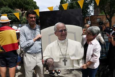 Image for Pope Leo tells Spain's Church to listen to abuse survivors, offer reparations