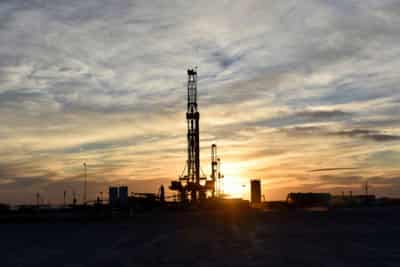 Image for Analysis-Oil companies bet on $100 a barrel as they rush to sell assets