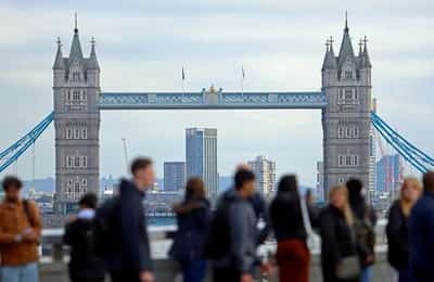 Image for More flexibility can keep sick UK employees in work, report says