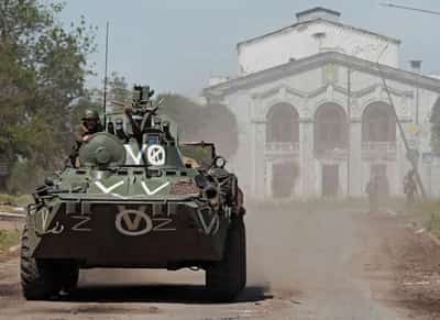 Image for Ukraine’s Zelenskiy eyes ‘inflection point’ in war as Russia tightens grip on key target