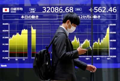 Image for Asia shares at 5-month highs as rate cut bets pile up