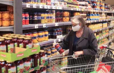 Image for German retail sales jump, consumers shop less online