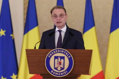 Image for Romanian president nominates diplomat Luca Niculescu as prime minister