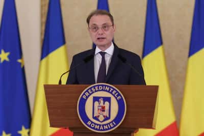 Image for Romanian president nominates diplomat Luca Niculescu as prime minister