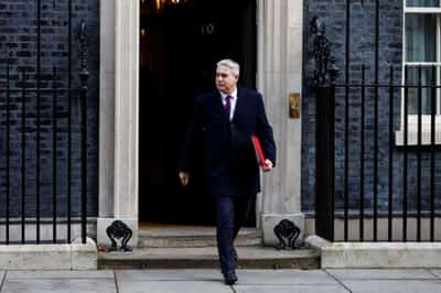 Image for British doctors’ strikes risk patient safety, minister says