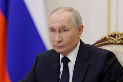 Image for Putin suggests Russia could stop supplying gas to European markets now