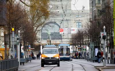 Image for Swiss police arrest Australian man over stabbing in Zurich