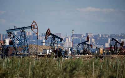Image for Oil jumps 2.5% as no immediate Saudi output boost expected