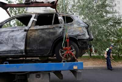 Image for Russia probes two car bombs in Moscow