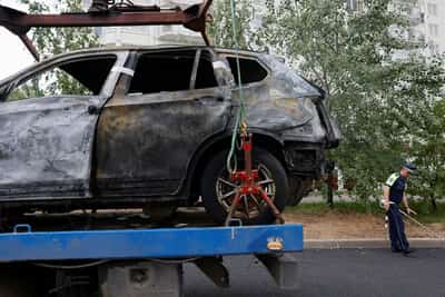 Image for Russia probes two car bombs in Moscow