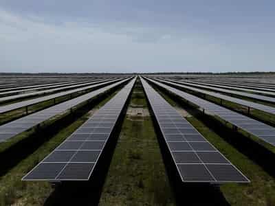 Image for Renewables in vogue as Iran war drives up Europe power prices