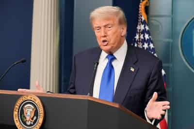 Image for Trump issues tariff letters to seven countries