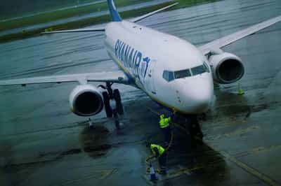 Image for Ryanair sees jet fuel supply disruption from May if Middle East war continues
