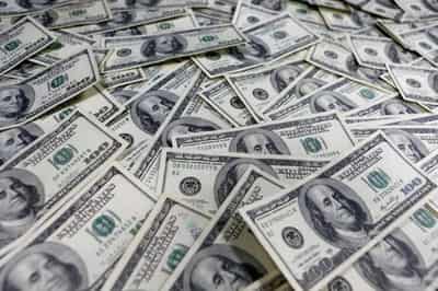 Image for Dollar retreats, headed for biggest weekly loss since mid-January; bitcoin down