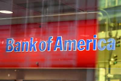 Image for JPMorgan, BofA cautious on job cuts as Goldman layoffs loom
