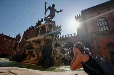 Image for Europe swelters under heatwave, prompting crisis talks in France