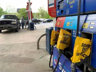 Image for Top U.S. fuel pipeline edges toward reopening as gasoline shortages worsen