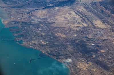 Image for Oil and gas majors and traders suspend shipments via Hormuz, sources say