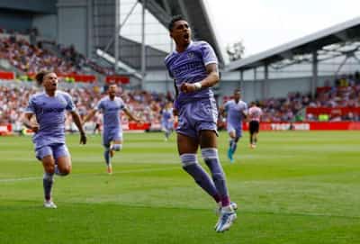 Image for Soccer-Barcelona reach agreement with Leeds to sign Brazil winger Raphinha