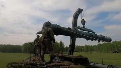 Image for Russia shows troops moving nuclear warheads in major exercise