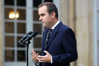 Image for French PM plans new tax on people earning over 250,000 euros a year, Les Echos says