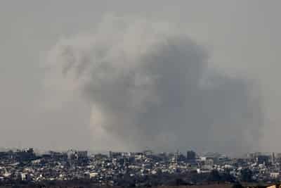 Image for Gazans face new dilemma as Israeli forces advance