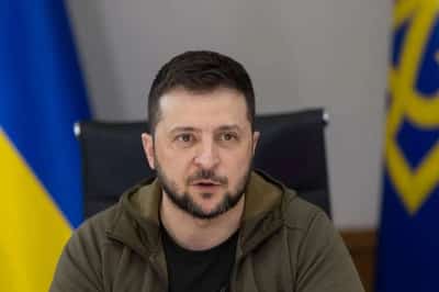 Image for Ukraine president calls for more Russia sanctions, invokes Greek battle cry