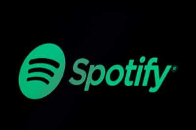Image for Spotify launches podcast subscription platform to challenge Apple