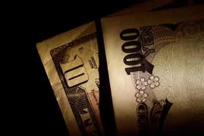 Image for Yen falls to lowest level since 1998 as U.S. yields march higher