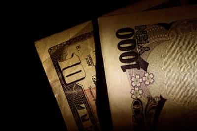 Image for Yen falls to lowest level since 1998 as U.S. yields march higher